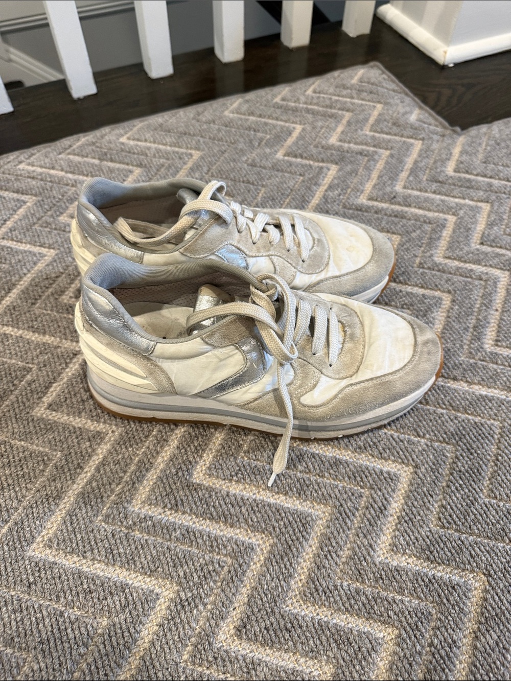 Voile Blanche Women’s Sneakers in Light Gray and Cream
